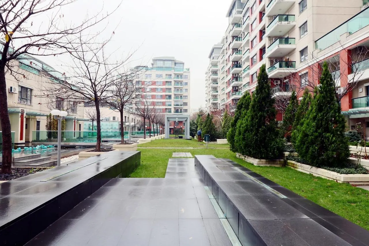 Emerald Apartment Бухарест
